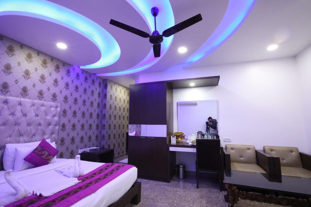 Hotel Surya International Delhi  Eksteriør billede