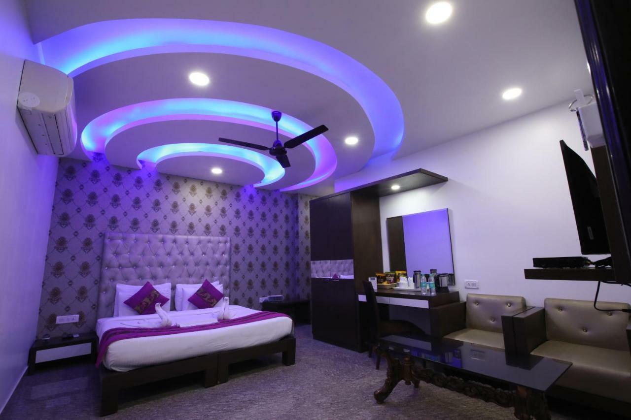 Hotel Surya International Delhi  Eksteriør billede